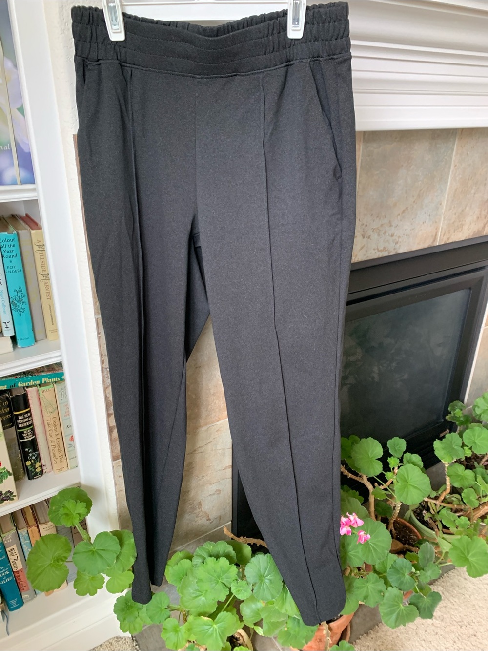 Mondetta Black Straight-Leg Women's Pants